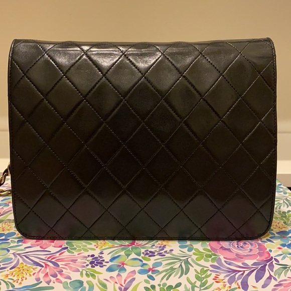 SOLD🔥🔥🔥Chanel Vintage Classic Flap Bag - Picture 5 of 17